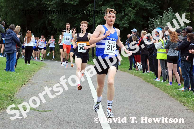 Senior men, 2024 Sunderland Harriers 5k, Silksworth, Sunderland.  Photo: David T. Hewitson/Sports for All Pics